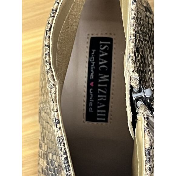 Isaac Mizrahi Highline United Booties Womens size 7.5 Kelcee snakeskin side zip - Picture 7 of 10